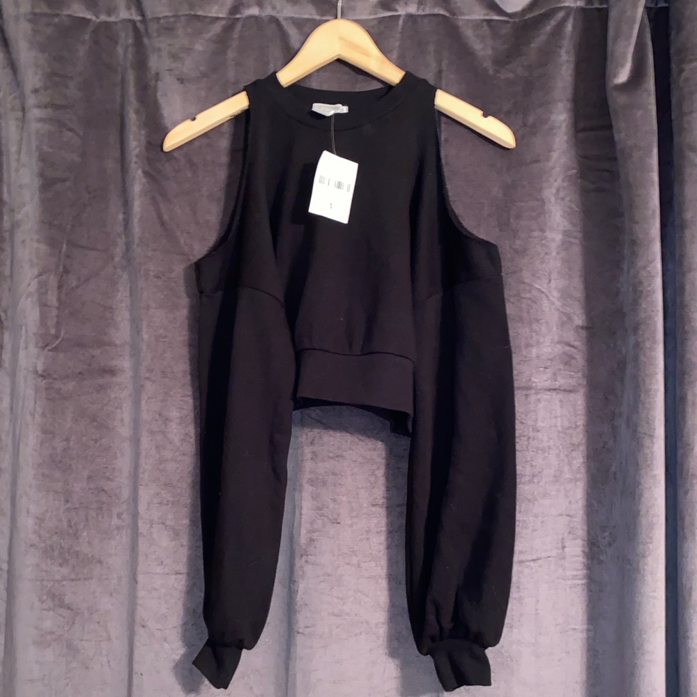 Cold shoulder crop top